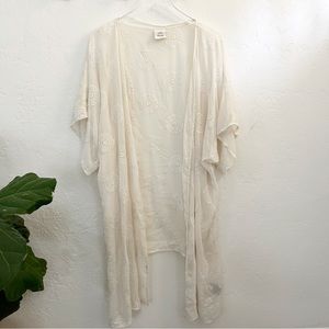 Knox Rose Short Sleeve Embroidered Kimono Size L/XL